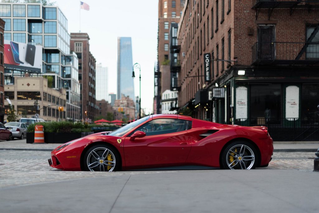 Trouwauto Ferrari rood supercar